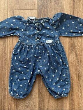 Vintage baby  guess Denim Romper with Daisy Embroidery size 6m